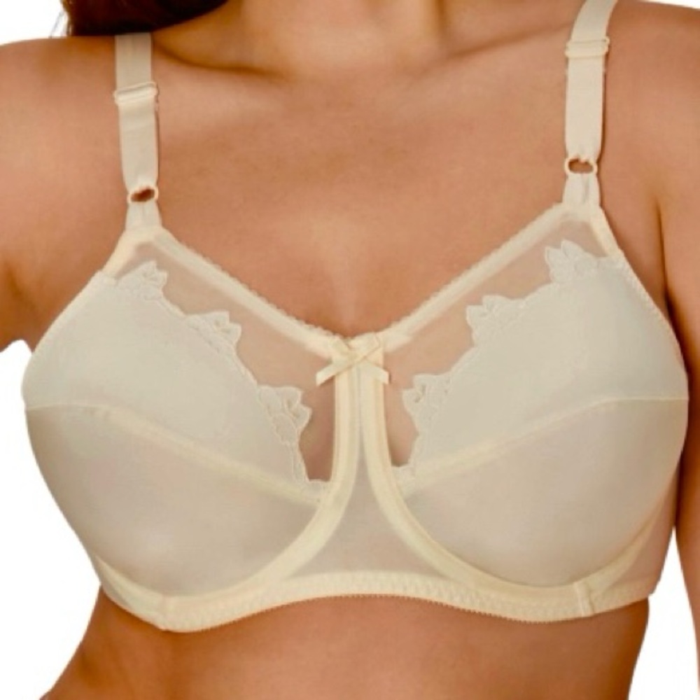 Women's Bali DF0180 Flower Lace Underwire Bra Light Beige Size 42C Full Coverage